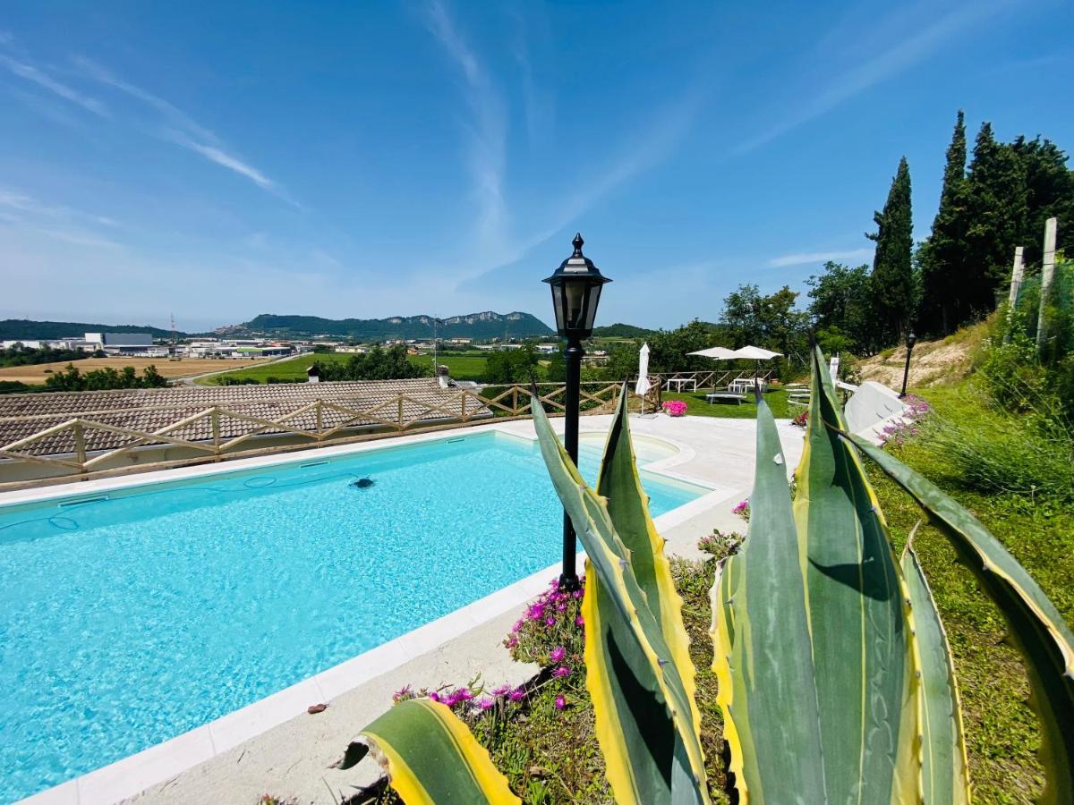 Villa Poggio Ulivo Pool-Apartments Rivoli Veronese Exterior foto