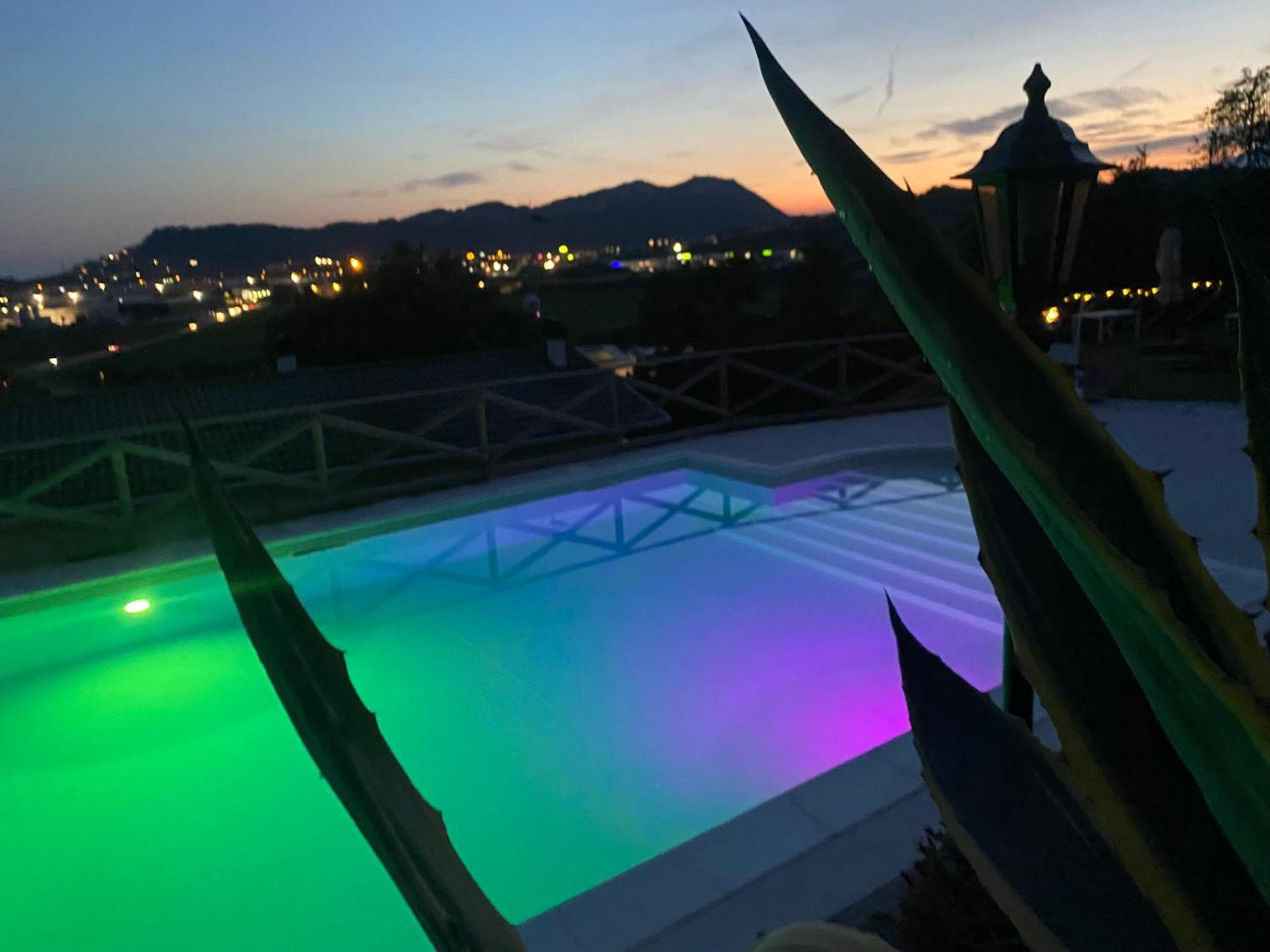 Villa Poggio Ulivo Pool-Apartments Rivoli Veronese Exterior foto