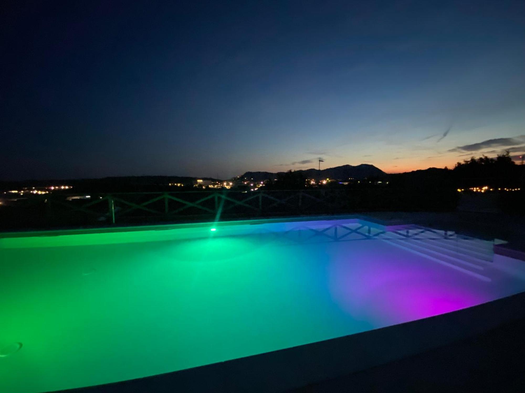 Villa Poggio Ulivo Pool-Apartments Rivoli Veronese Exterior foto